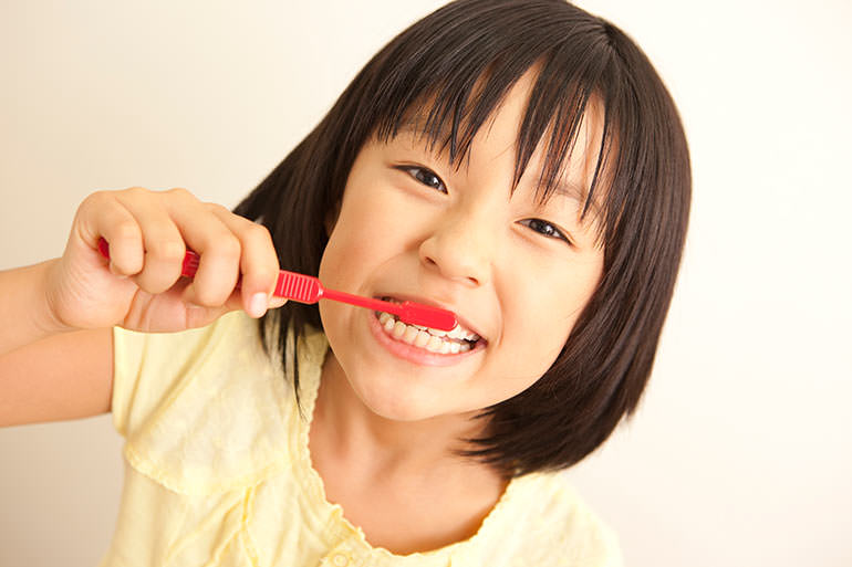 お子様の歯を虫歯にしないための「3つの注意」